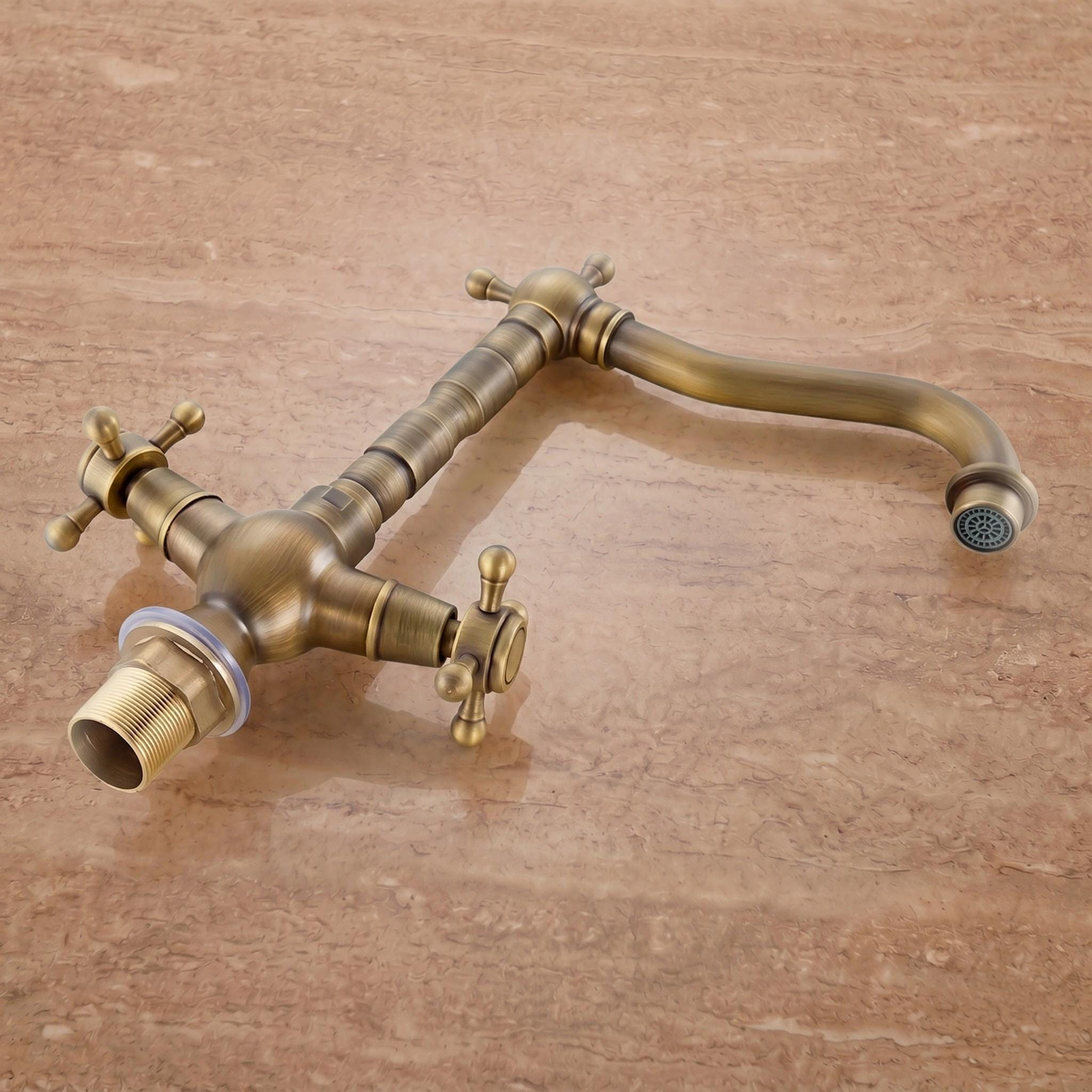 Robinet de lavabo rétro en laiton antique à poignées croisées – vue 5