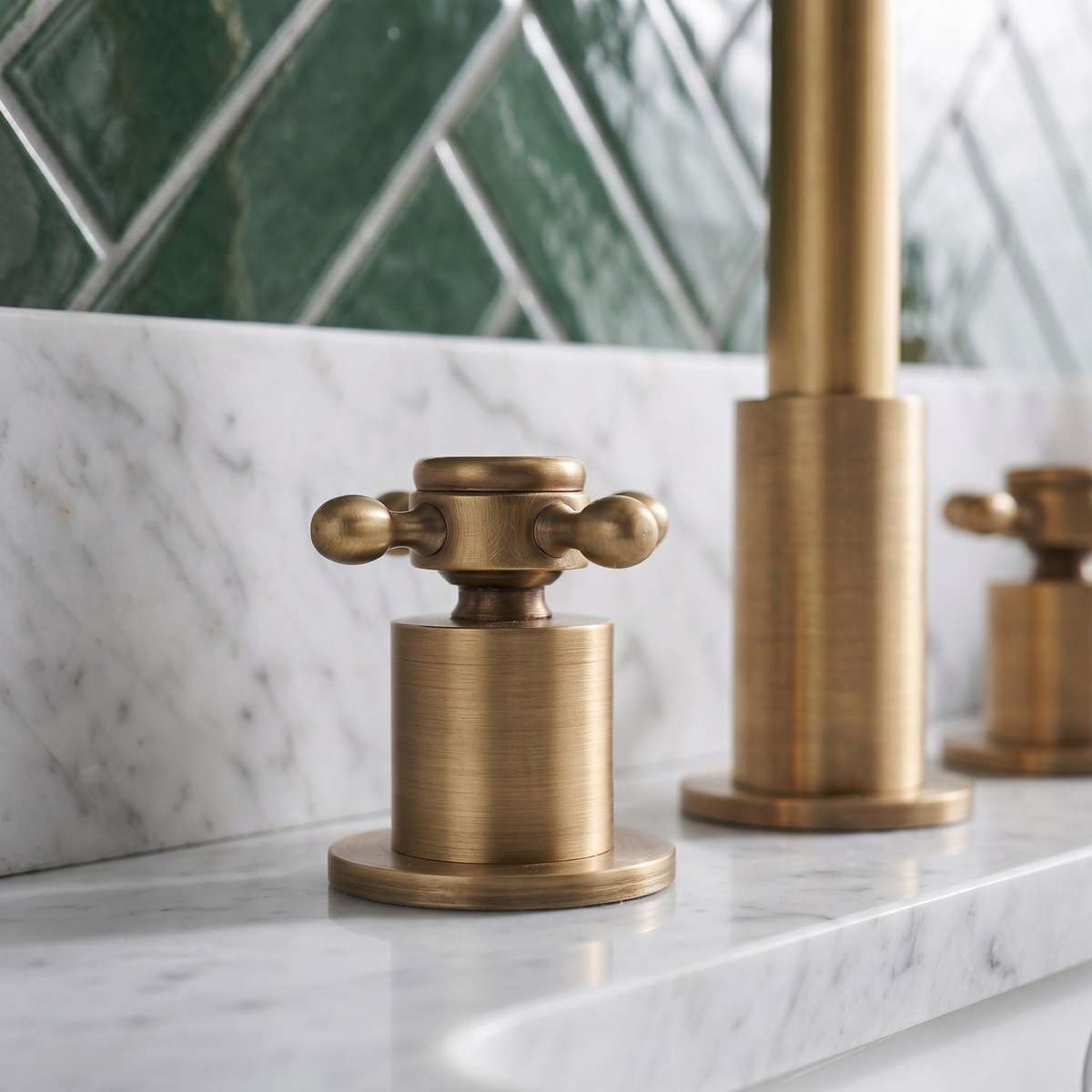 Robinet de lavabo 3 trous style maison de campagne – vue 2