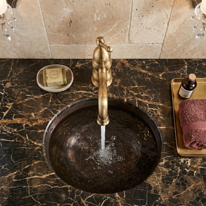 Robinet de lavabo apothicaire en laiton antique – vue 3