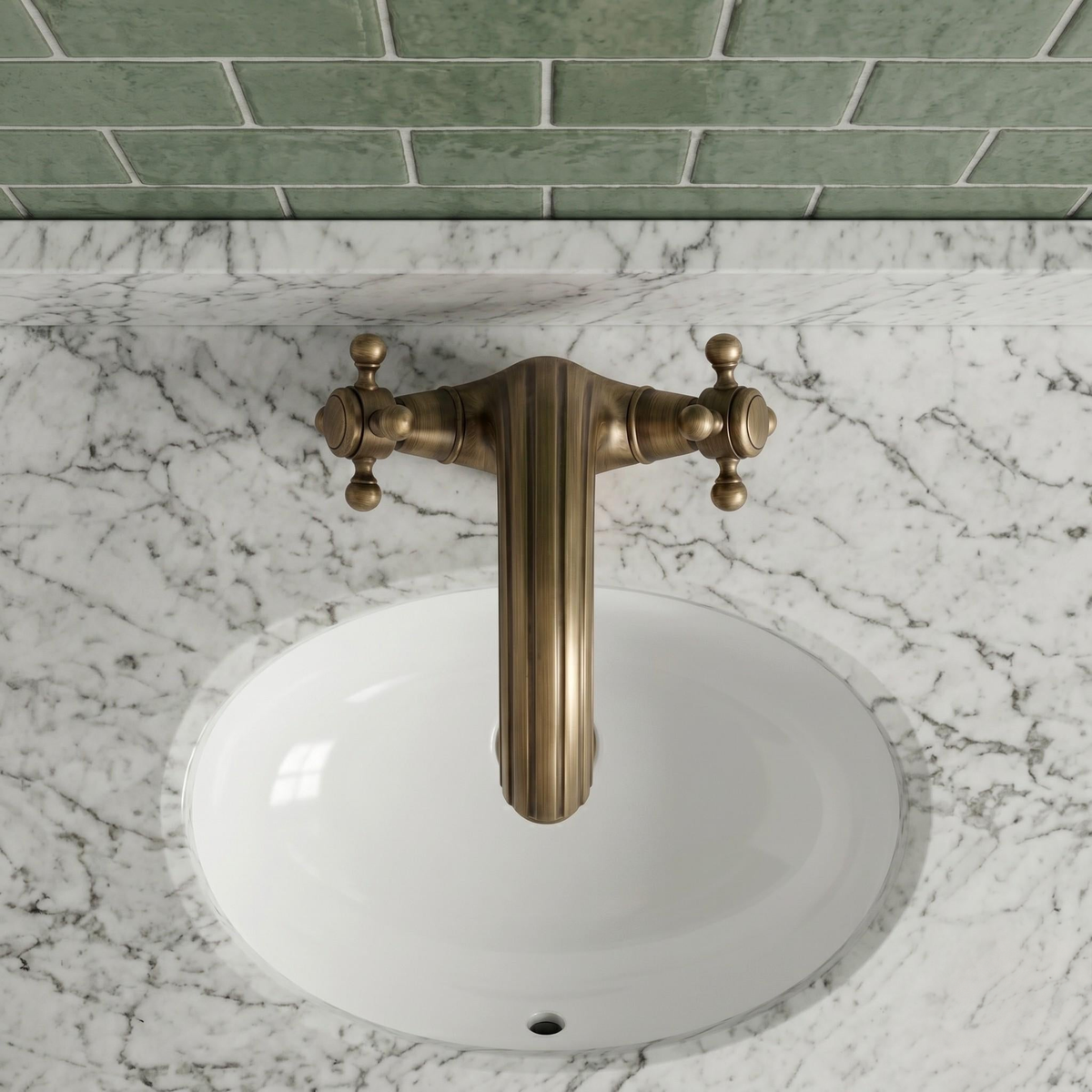 Robinet de lavabo européen en laiton antique à poignées croisées – vue 2