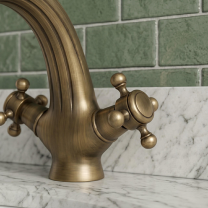 Robinet de lavabo européen en laiton antique à poignées croisées – vue 4