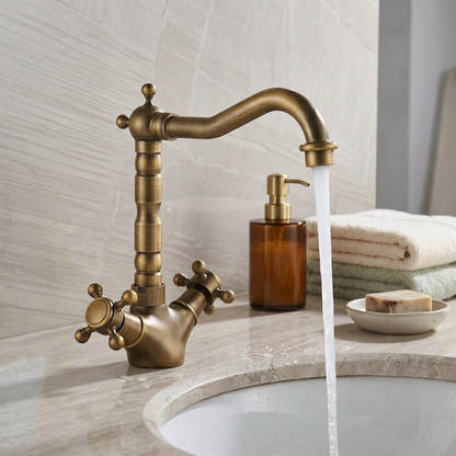 Robinet de lavabo rétro en laiton antique à poignées croisées – vue 1