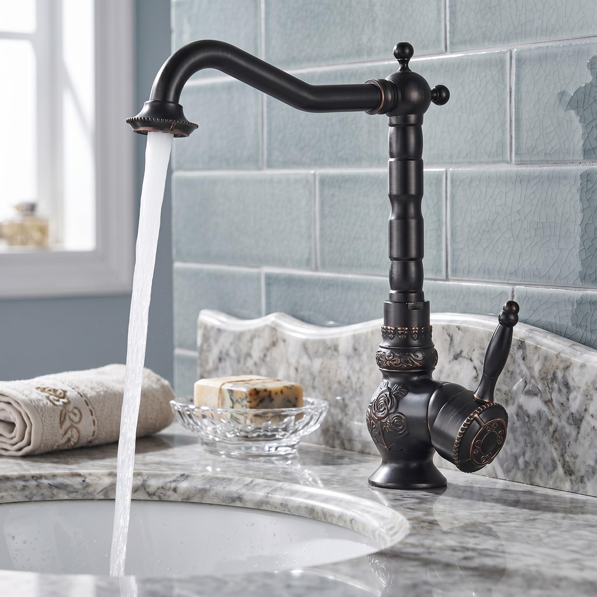 Robinet haut de vasque en bronze noir et laiton – vue 1