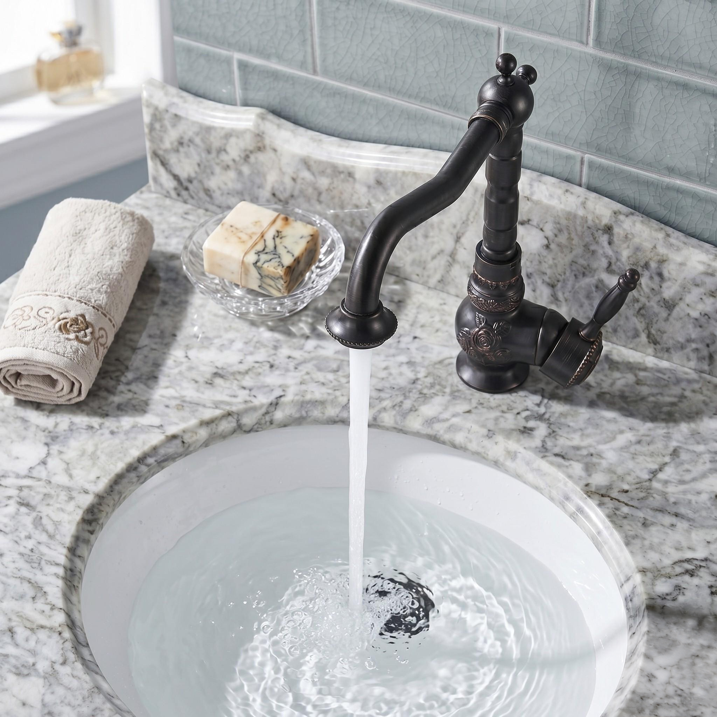 Robinet haut de vasque en bronze noir et laiton – vue 4