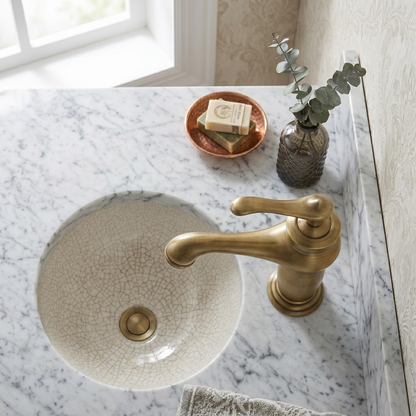 Robinet rustique de lavabo en laiton antique – vue 2