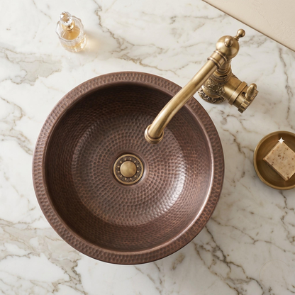 Robinet sculpté en laiton antique pour lavabo ou cuisine – vue 2